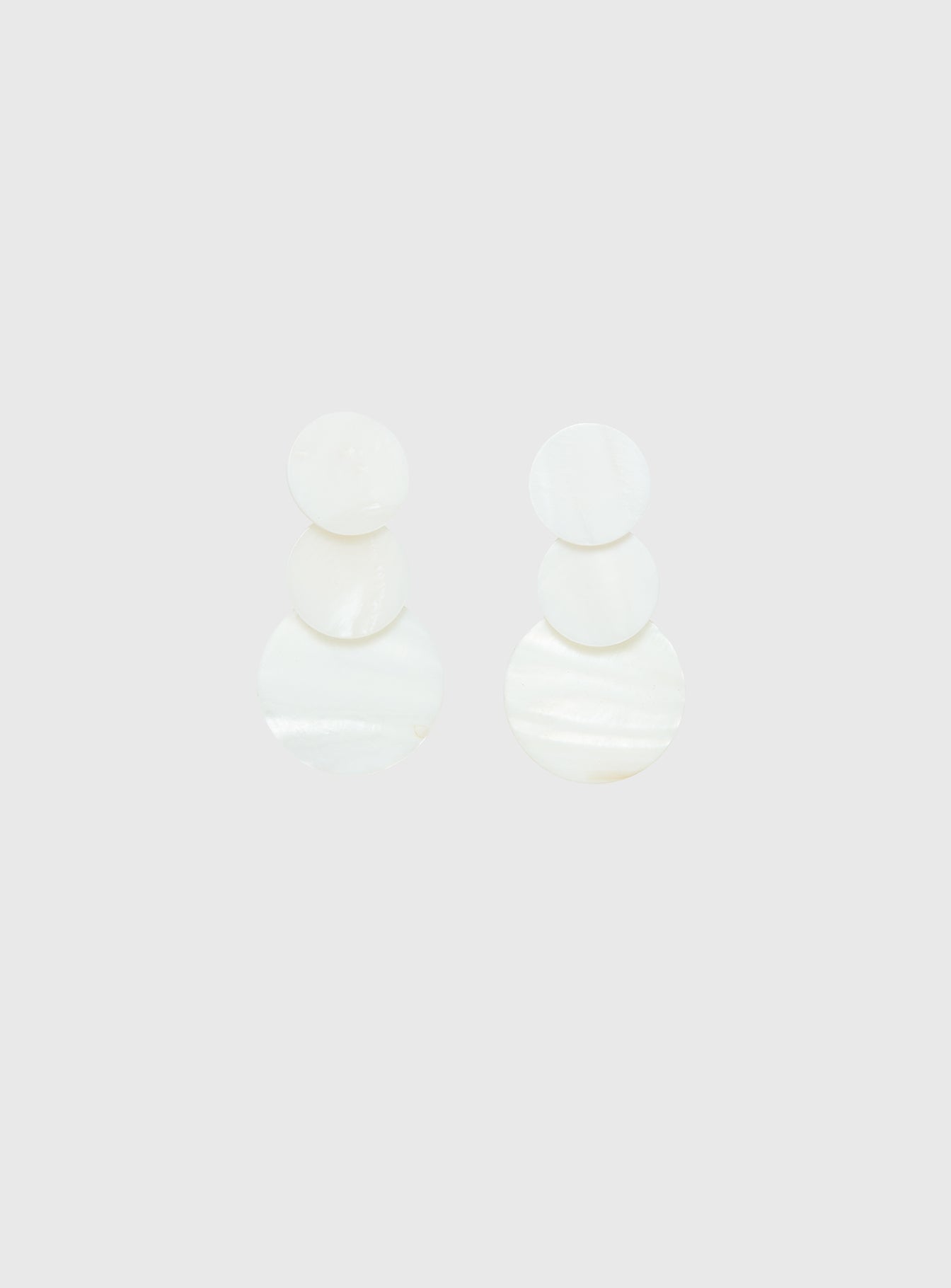 Terza Shell Tiered Earrings White