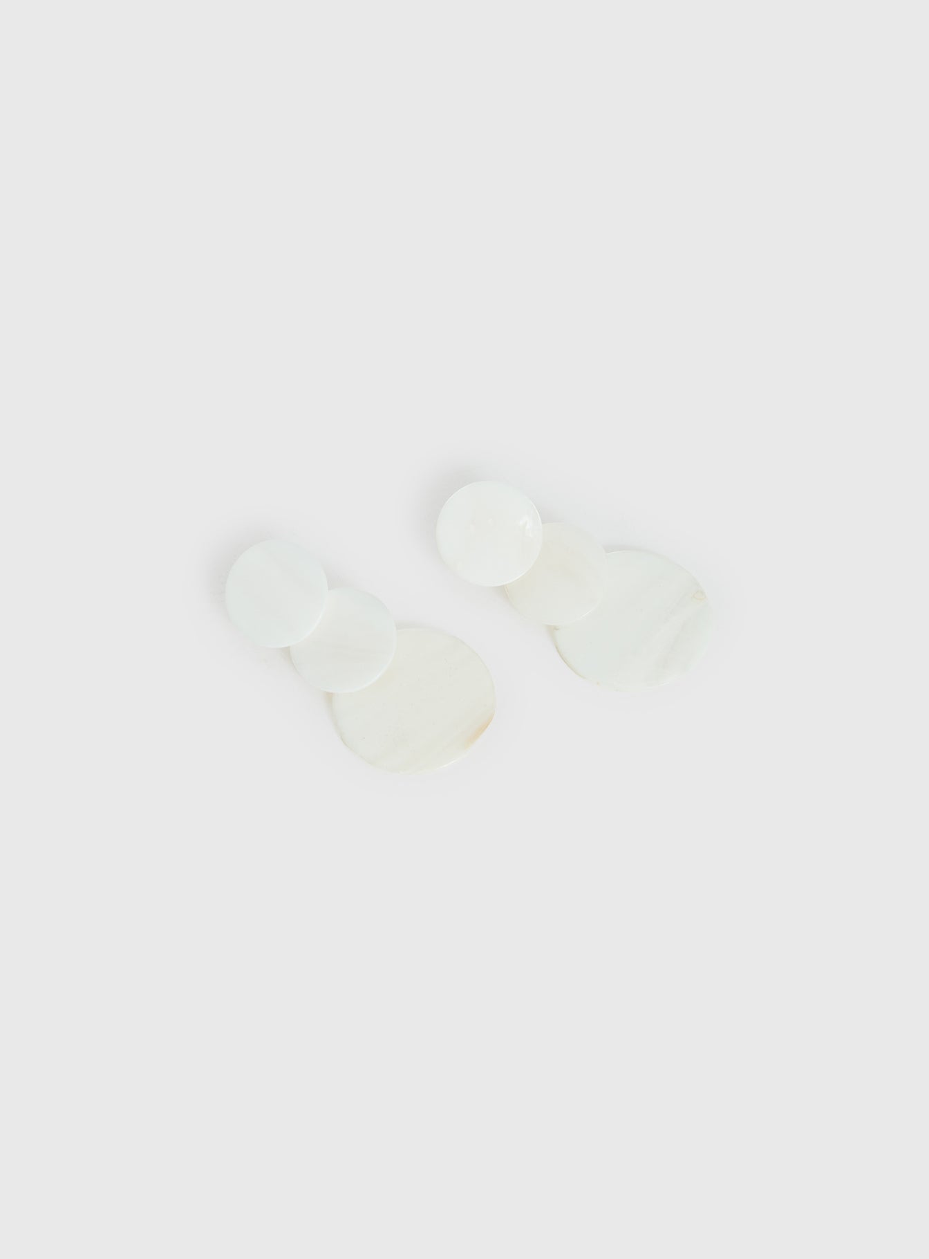 Terza Shell Tiered Earrings White