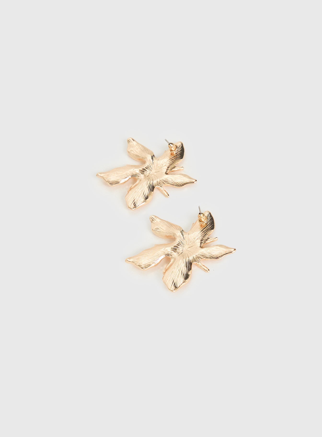 Impeccable Earrings Gold
