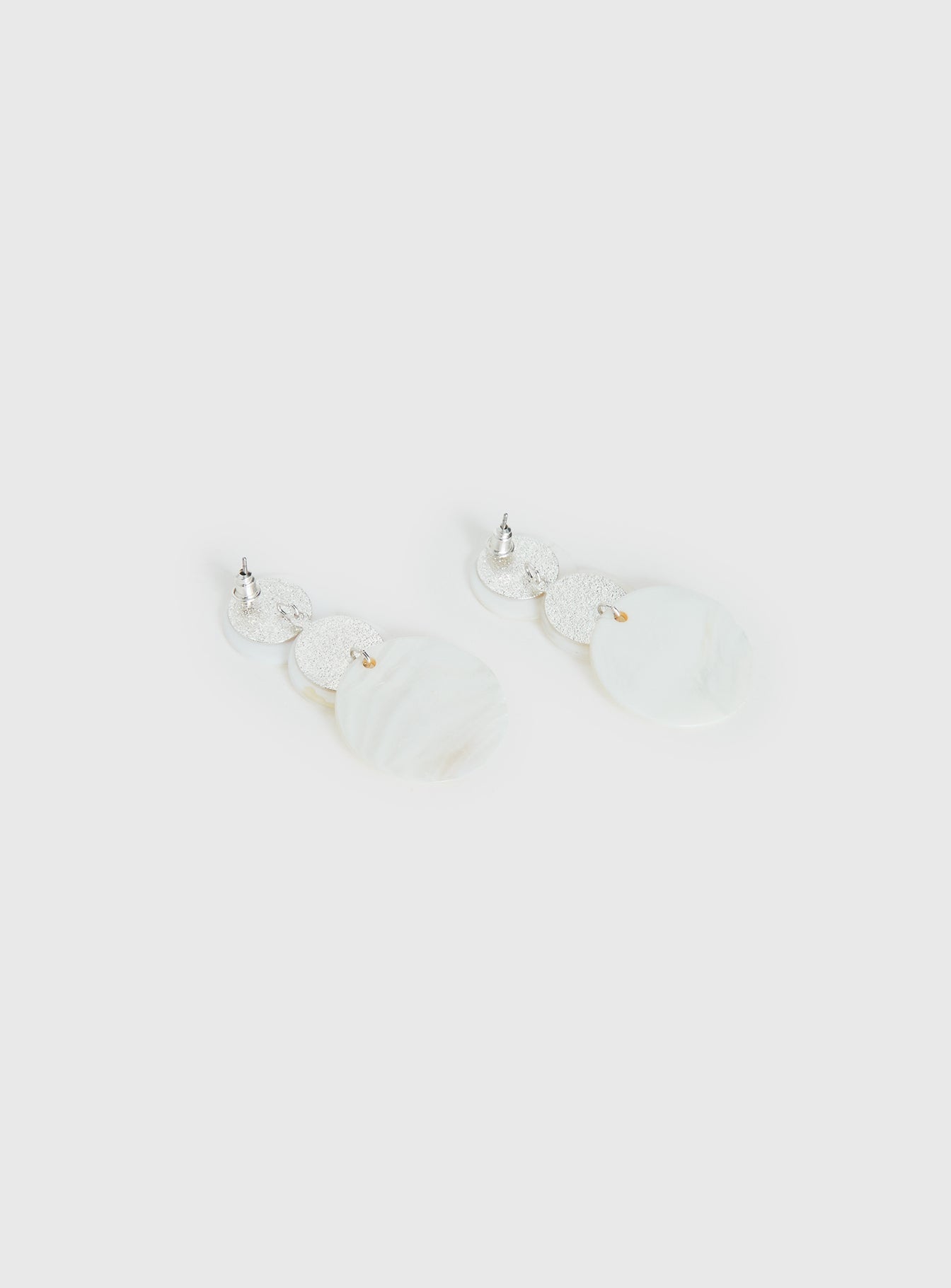 Terza Shell Tiered Earrings White